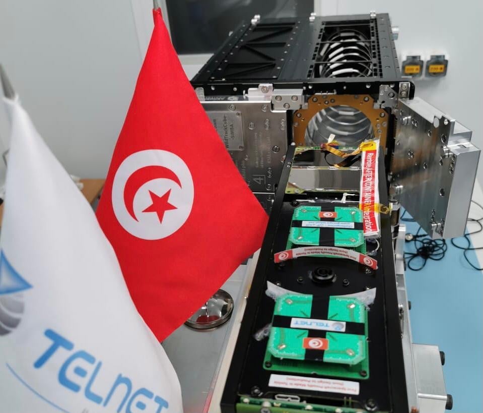 الفضاء قمر صناعي تونسي