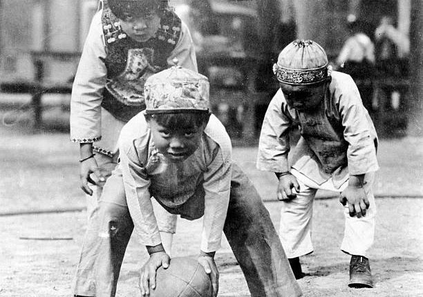 Race and Ethnicity العرق والإثنية